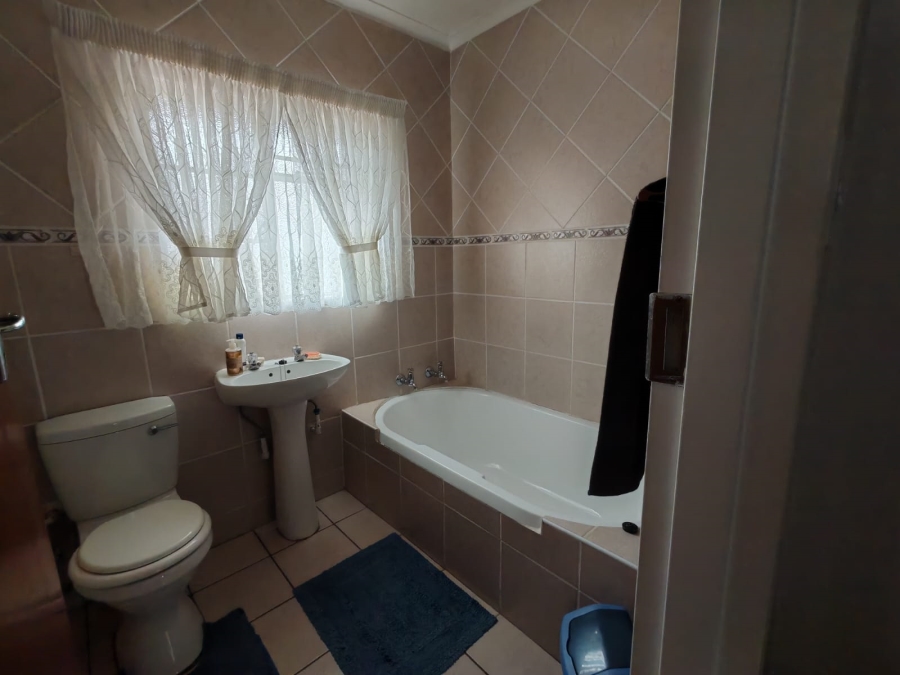 4 Bedroom Property for Sale in Vaalpark Free State